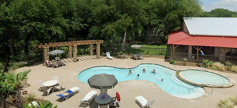 Rustic Creek Ranch Resort At North Jellystone Park Burleson Exterior photo