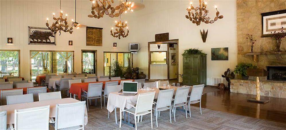 Rustic Creek Ranch Resort At North Jellystone Park Burleson Exterior photo